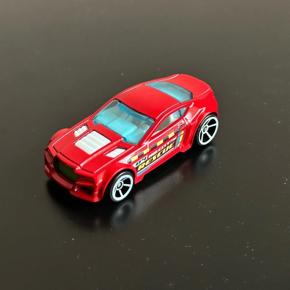 2009 HOT WHEELS TORQUE TWISTER #04 HW RESCUE RED 1:64 DIECAST 2.5" CAR - Picture 3 of 13